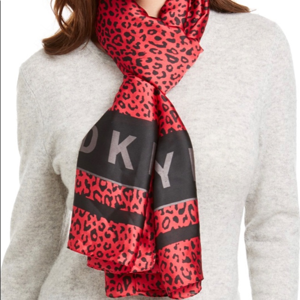 🎉HP🎉 Cheetah & DKNY Logo Scarf